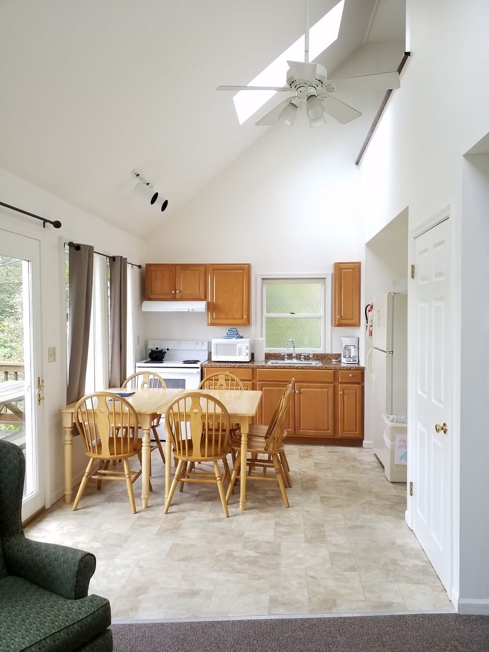 Dining/Kitchen