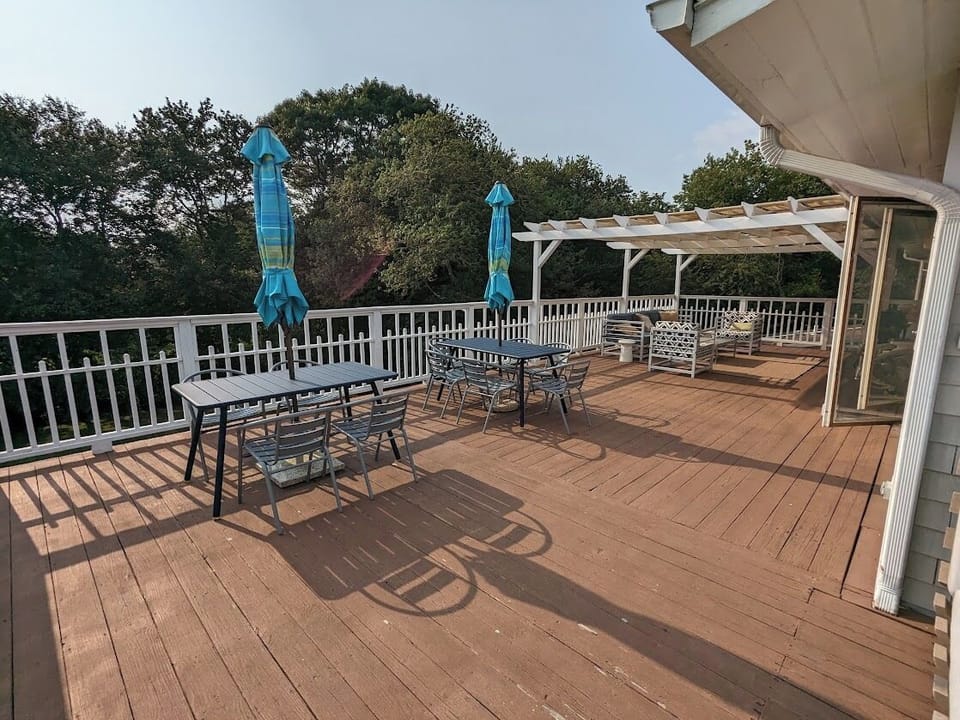 Large outdoor deck, well furnished.