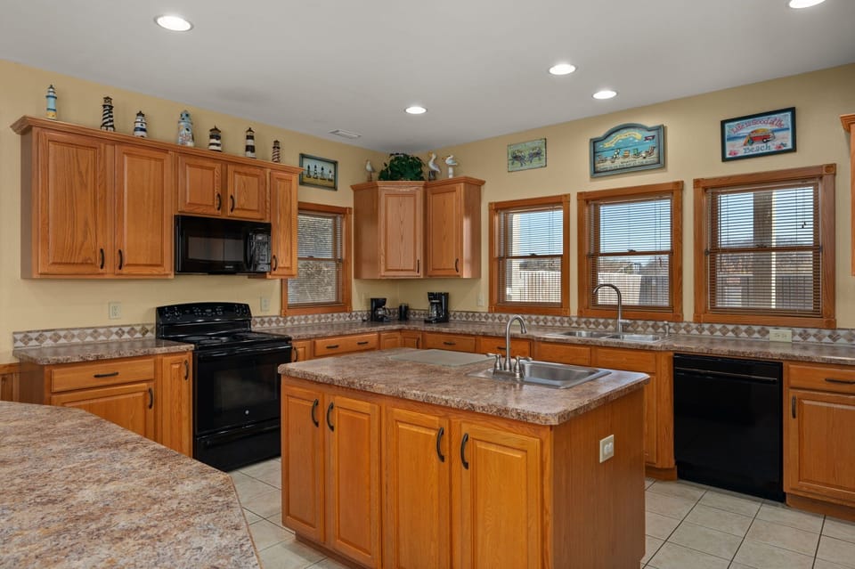 WH155: Off Crew | ML Kitchen Area