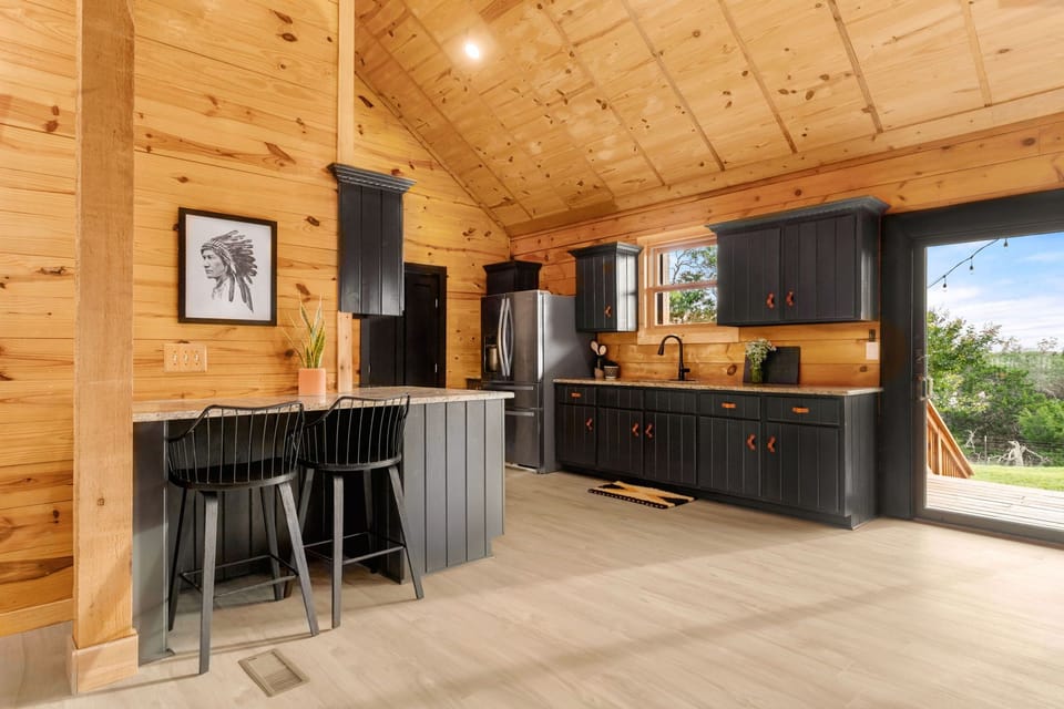 Kitchen & Laundry