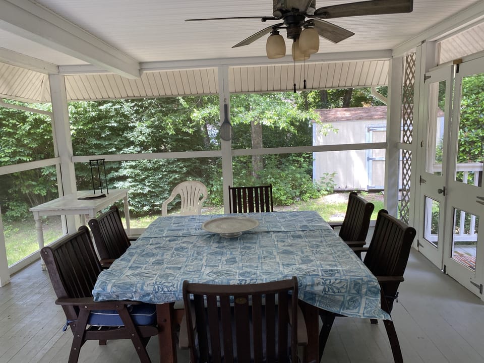 The screened-in porch
