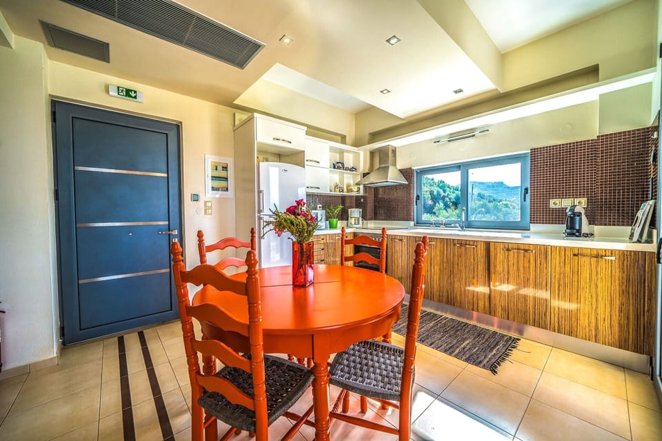 Villa Sirocco - The fully equipped kitchen with modern electrical appliances!