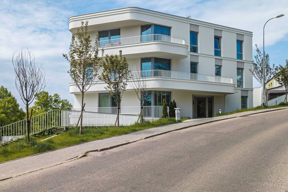 Enjoy easy access to the city's attractions from this well-located building. 