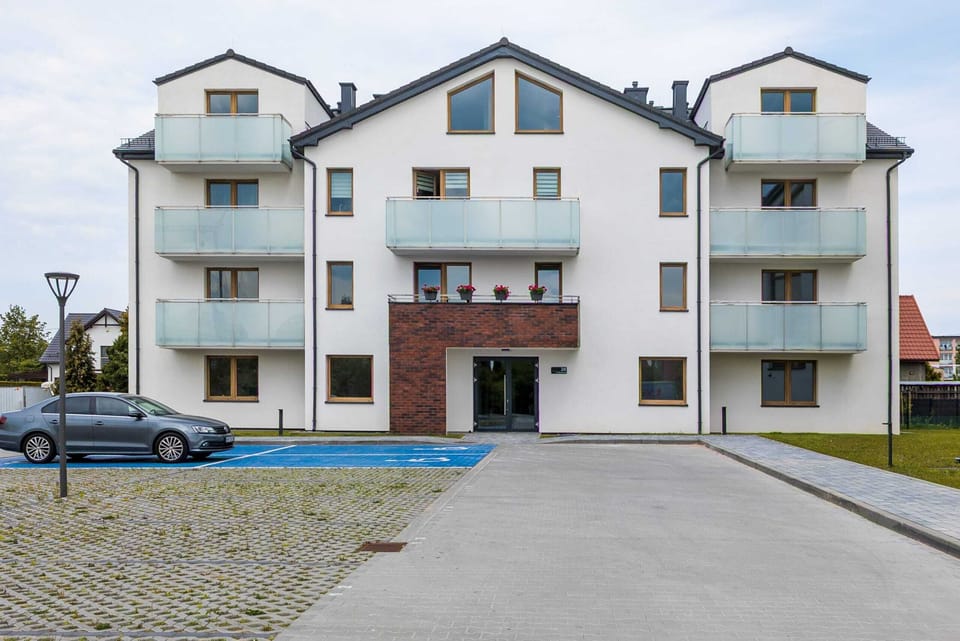 Enjoy easy access to the city's attractions from this well-located building. 