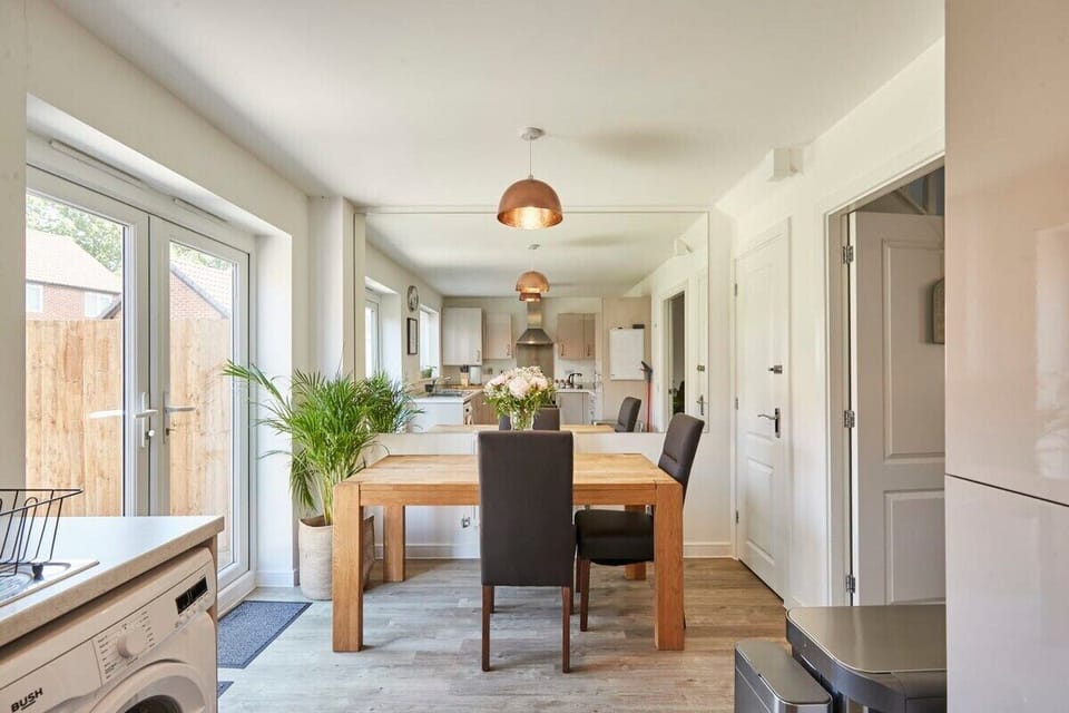 Cornflower Way, Highnam - Host & Stay