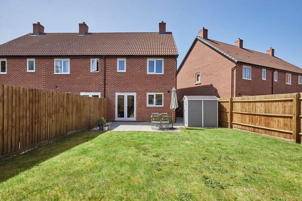 Cornflower Way, Highnam - Host & Stay