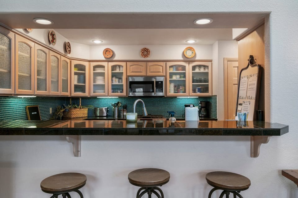 Kitchen bar