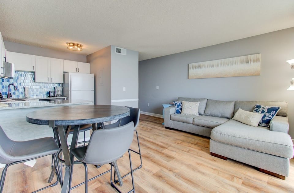 Atlantic Towers 309-print-005-030-Main Living Area-4200x2761-300dpi