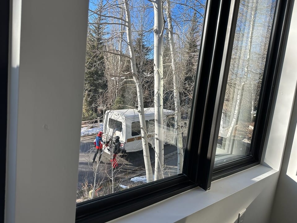 Deer Valley shuttle picks you up right in your driveway! 