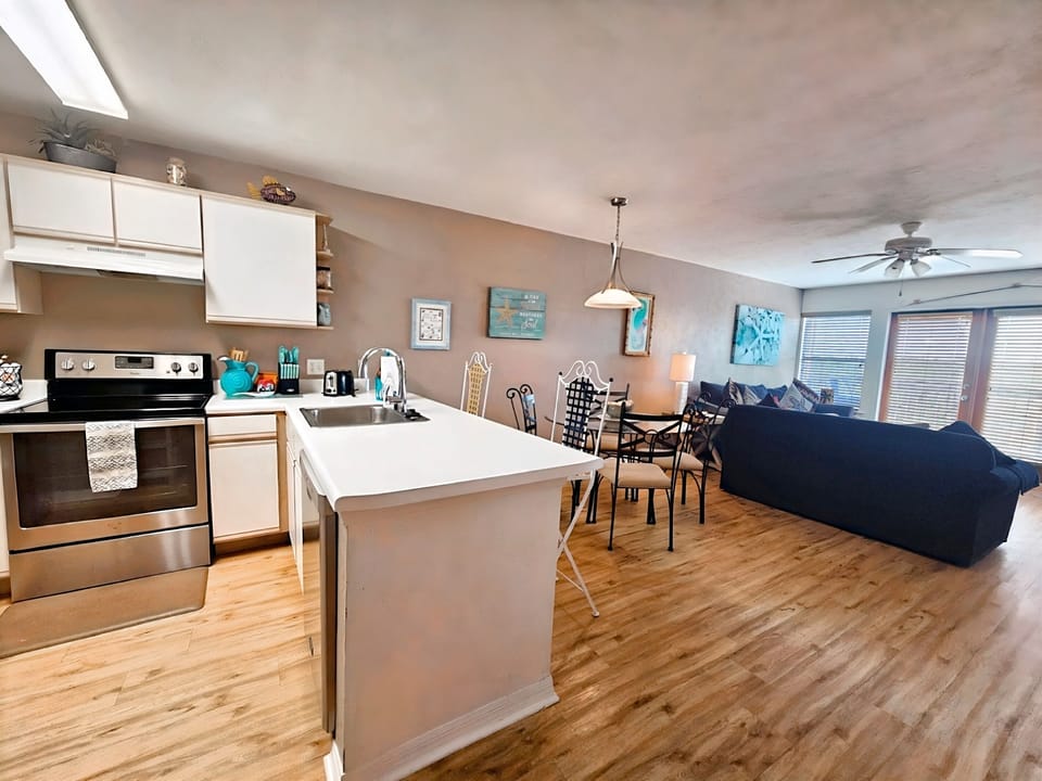 Fully Stocked Kitchen with Dishwasher