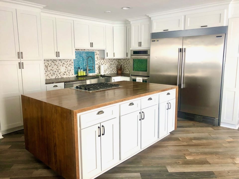 8x4 Island, HUGE Freezer/Fridge