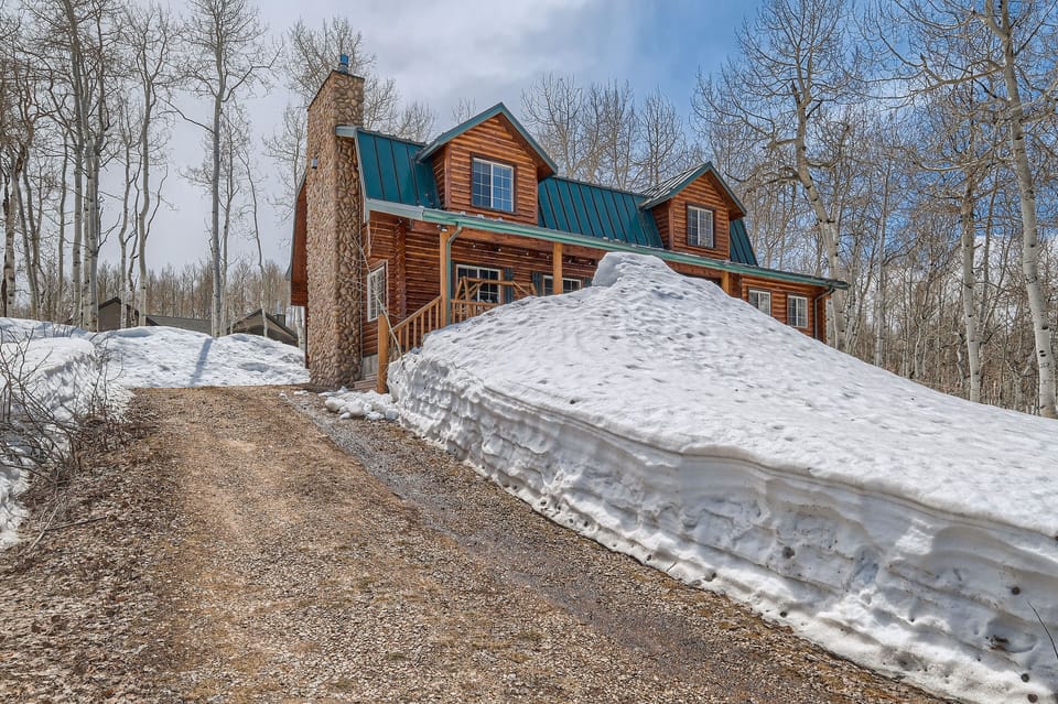 Up to 4 vehicles can park in the driveway.