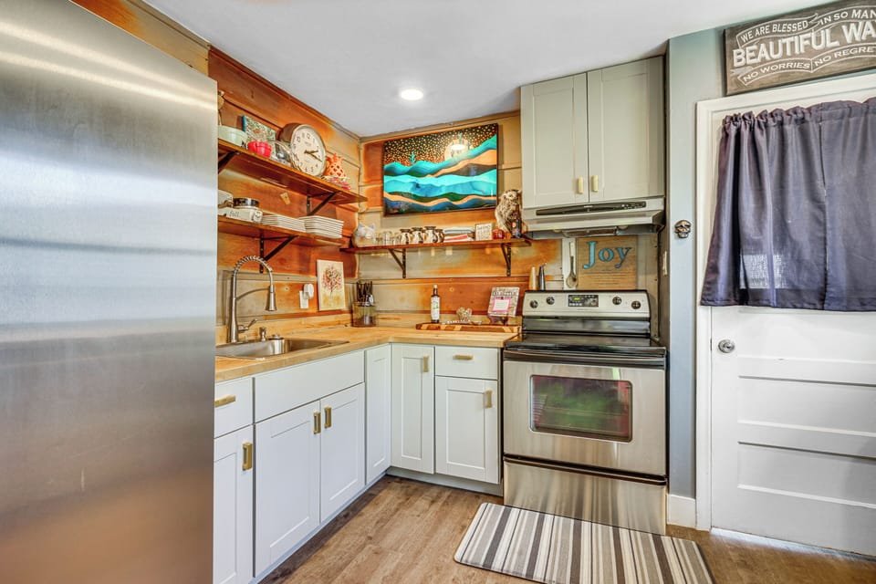 Kitchen | Drip Coffee Maker | Toaster | Spices