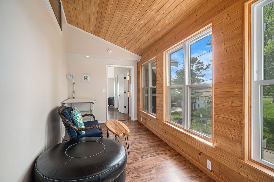 Bonus sitting room + second lounge space on lower level