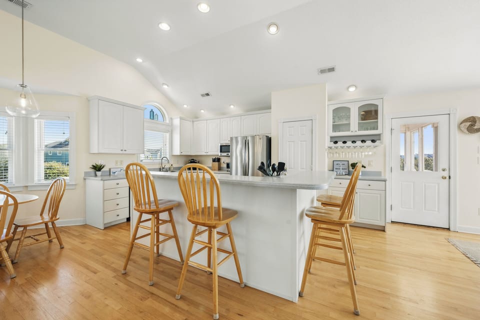 Kitchen Bar Counter - Top Level