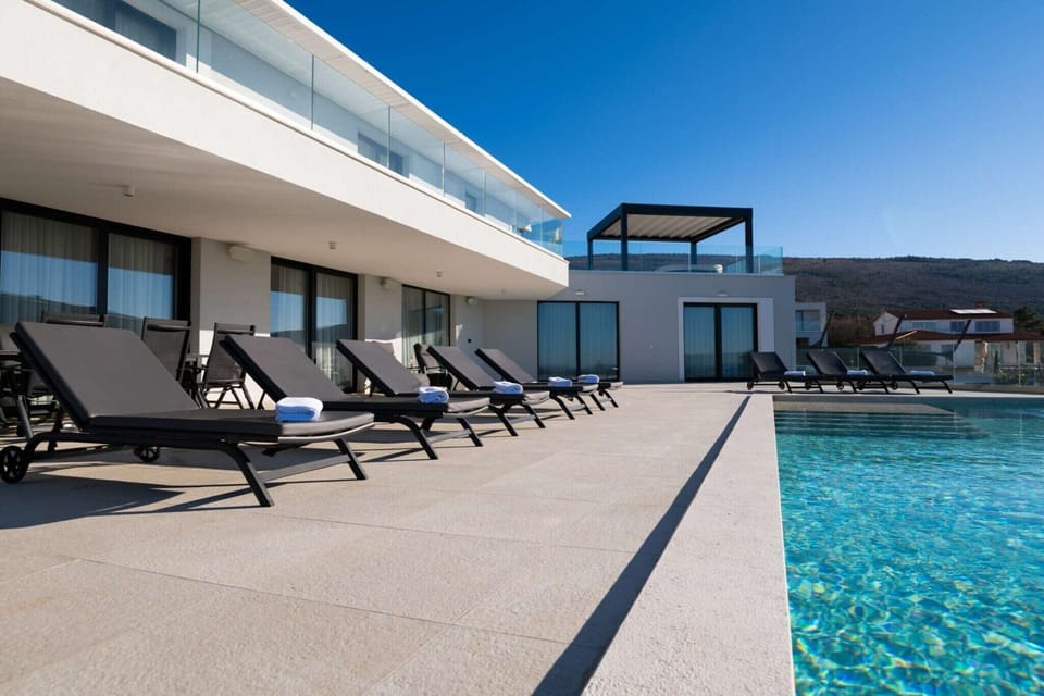 Holiday Home Swimming Pool