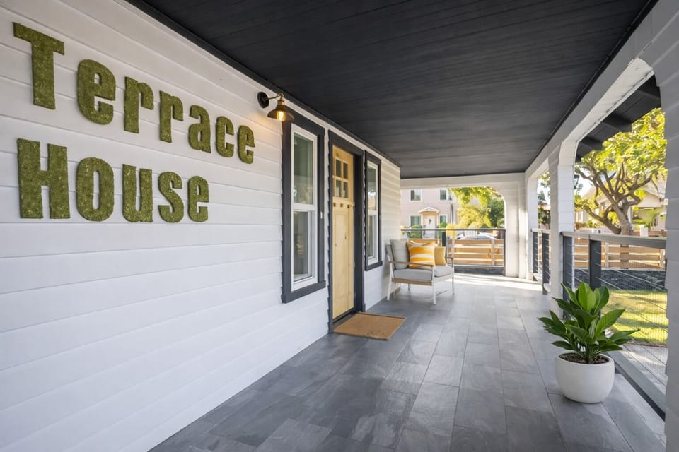 Welcoming front entry in quiet neighborhood
