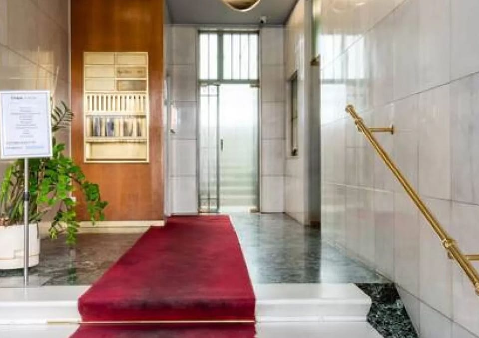 Activities, Amenities, Balcony / Terrace / Patio, Building Exterior, Main Entrance, People, Spring, Summer