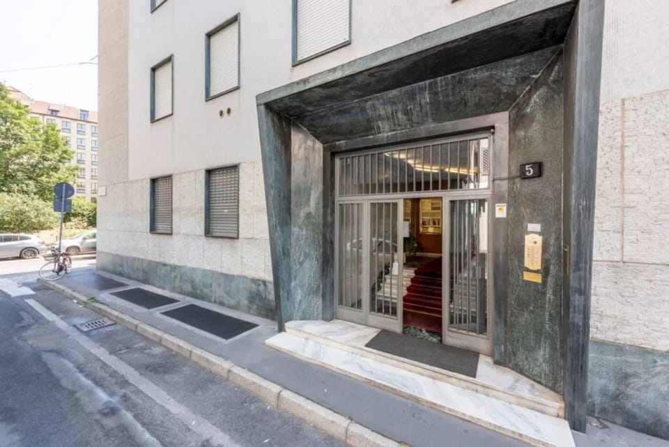 Activities, Amenities, Balcony / Terrace / Patio, Building Exterior, Main Entrance, People, Spring, Summer