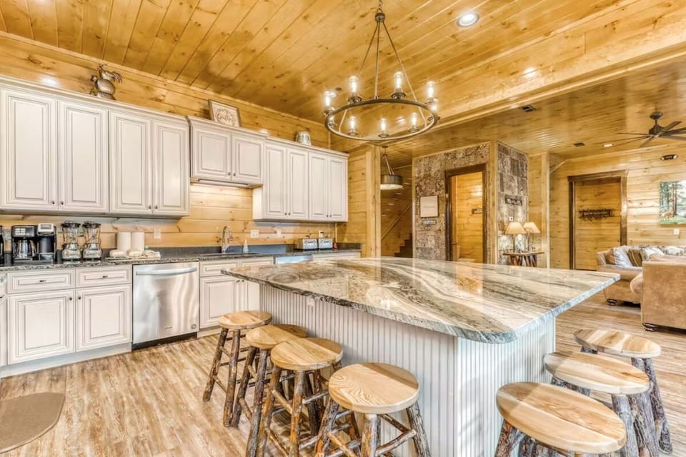 Kitchen with Large Island