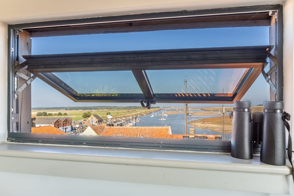 Fourth floor: Lookout tower with panoramic views out to sea