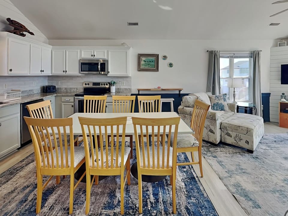 Open and Inviting Floor Plan