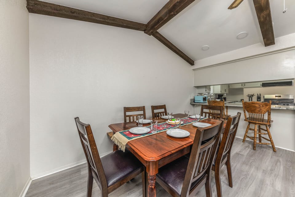 Dining Table - Seating for 6
