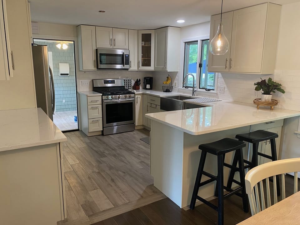 Kitchen with all appliances