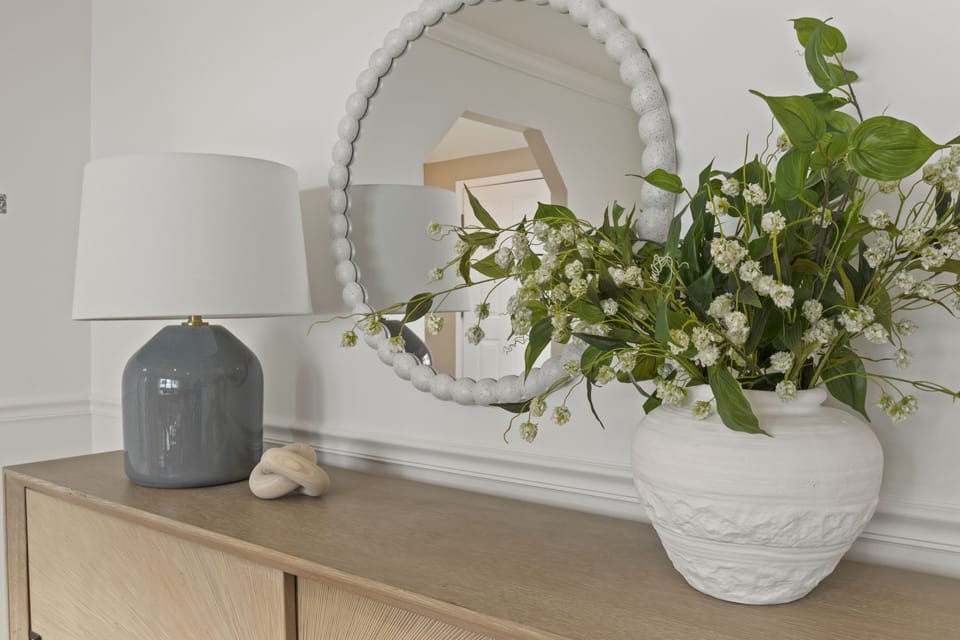 Dining room (main floor).