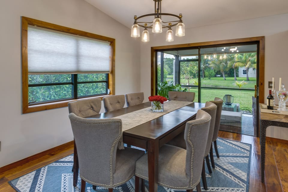 Dining Area | Dishware/Flatware