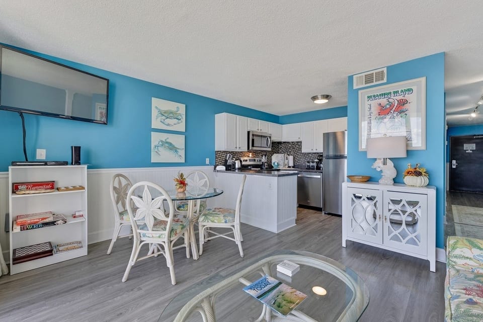 Atlantic Towers 403-print-006-013-Main Living Area-4200x2800-300dpi