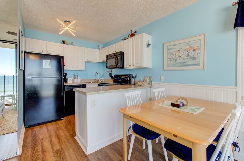 Atlantic Towers 601-print-009-010-KitchenEating Area-4200x2761-300dpi