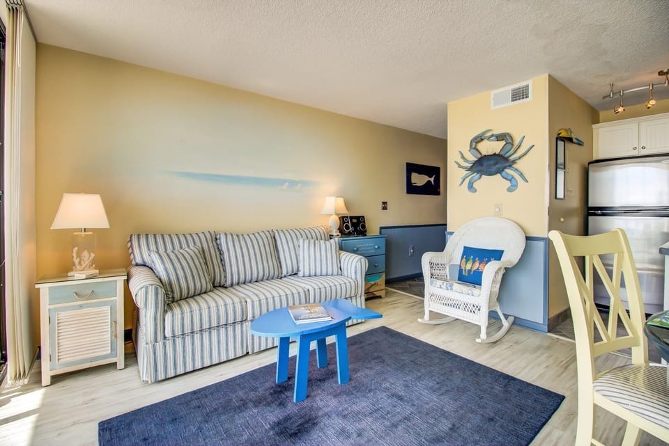 Atlantic Towers 910-print-005-001-Living Room-4200x2804-300dpi