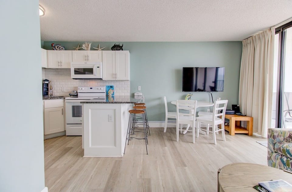 Atlantic Towers 1104-print-007-018-KitchenEating Area-4200x2760-300dpi