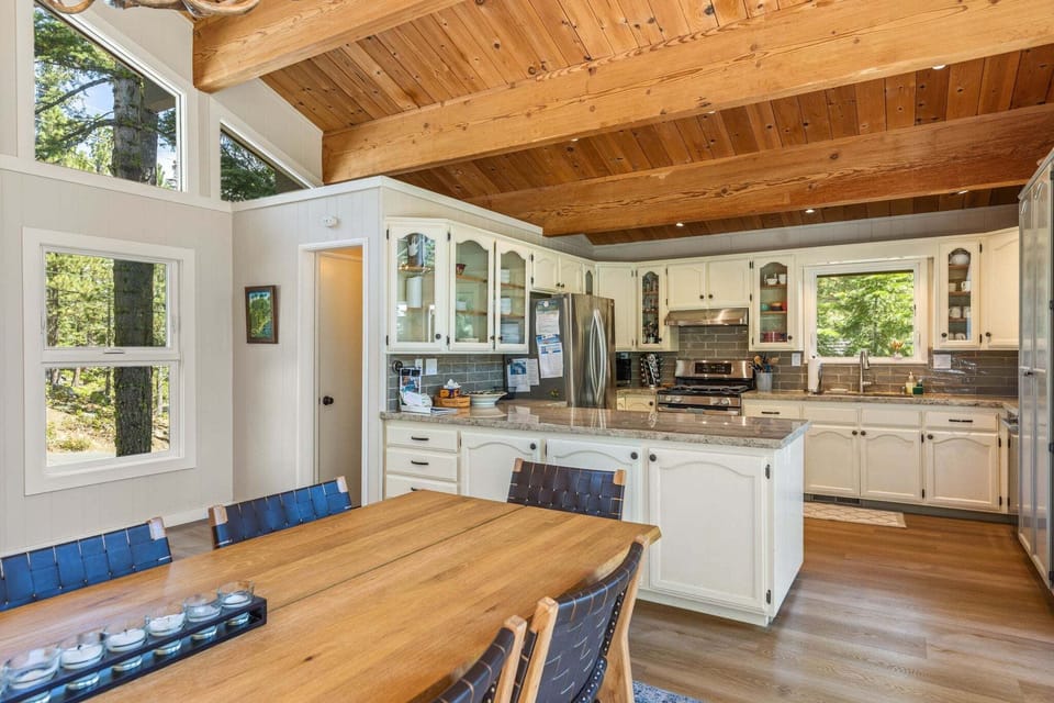 Dining table and full kitchen
