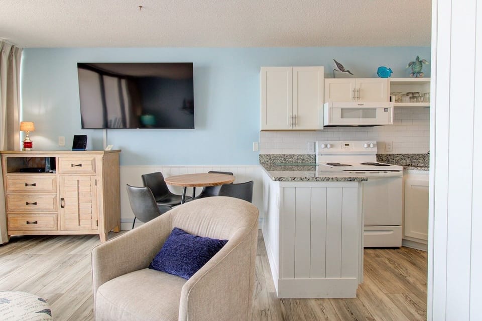 Atlantic Towers 711-print-008-047-Main Living Area-4200x2797-300dpi