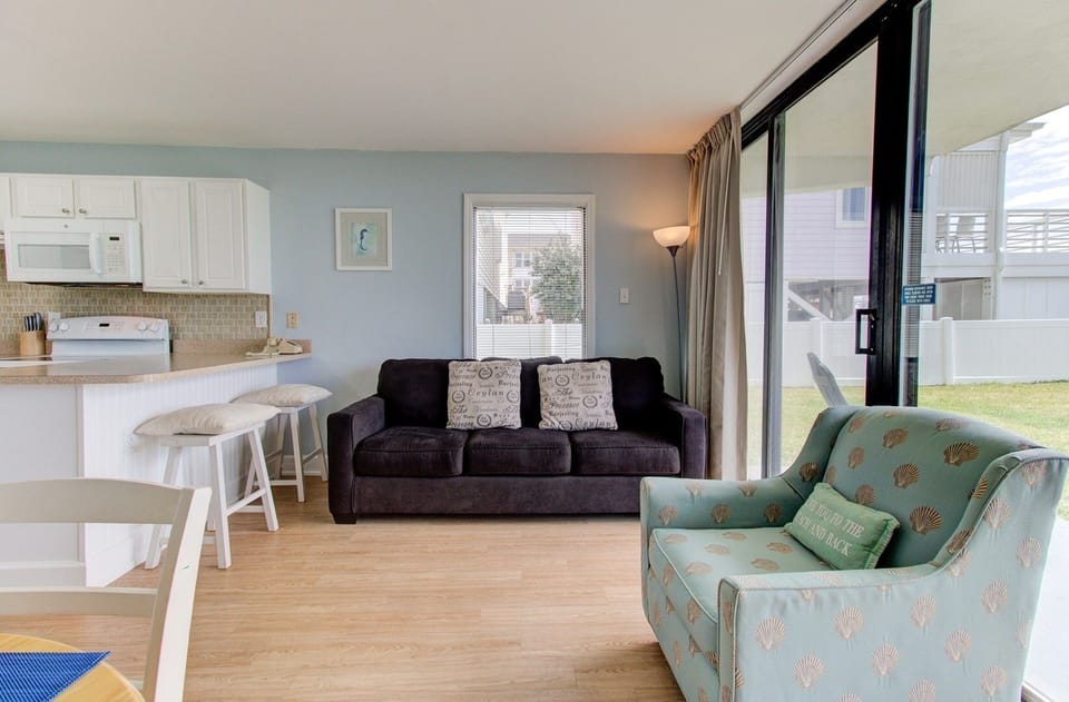 Atlantic Towers 101-print-004-004-Main Living Area-4200x2760-300dpi