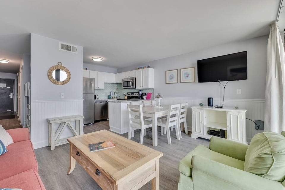 Atlantic Towers 1106-print-007-040-Main Living Area-4200x2800-300dpi