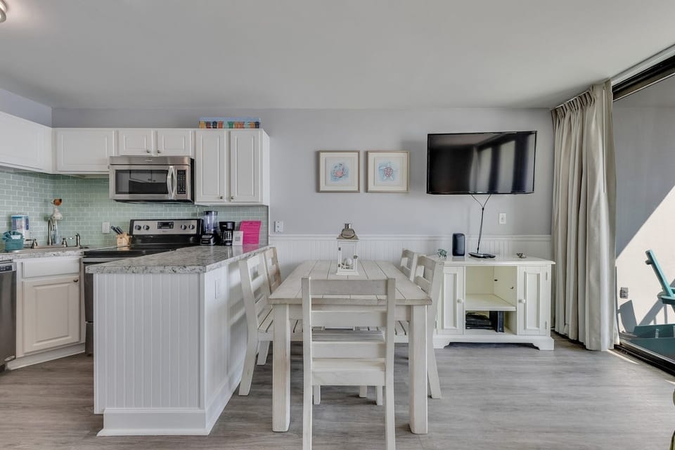 Atlantic Towers 1106-print-008-043-Eating Area  Kitchen-4200x2800-300dpi