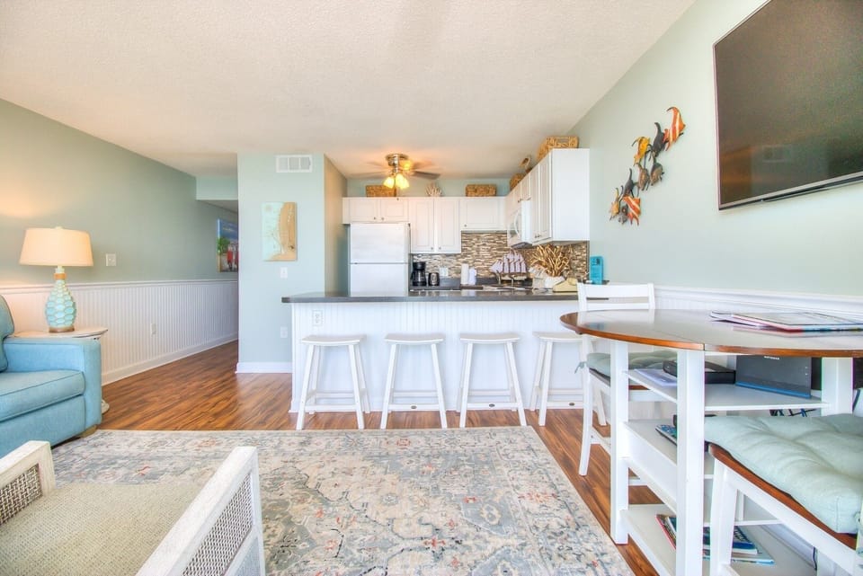 Atlantic Towers 1112-print-005-014-Main Living Area-4200x2804-300dpi