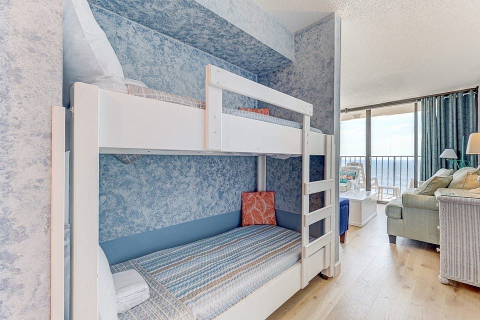 Atlantic Towers 801-print-020-008-Hall Bunks-4200x2799-300dpi
