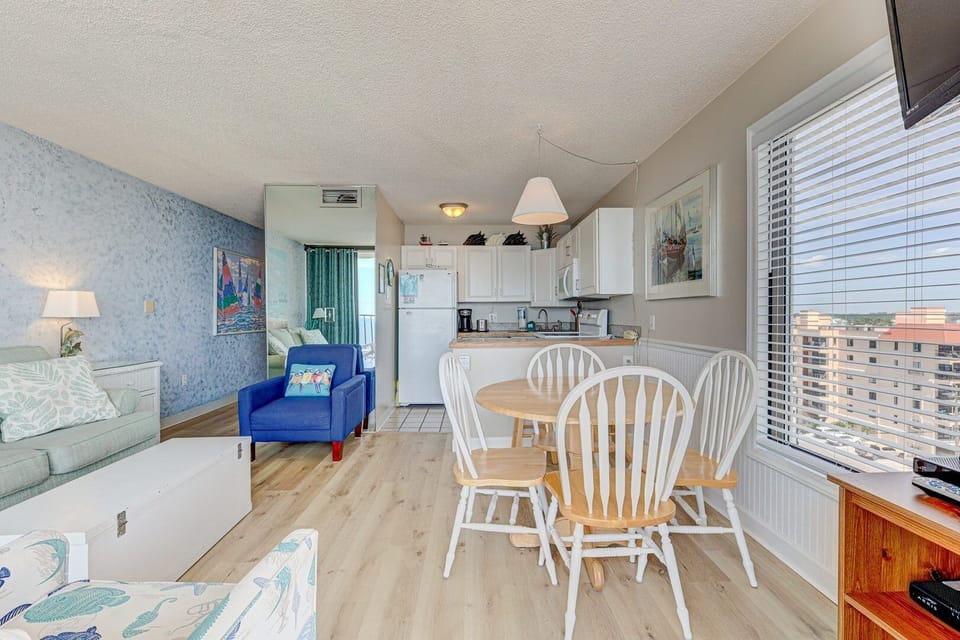 Atlantic Towers 801-print-006-021-Main Living Area-4200x2801-300dpi