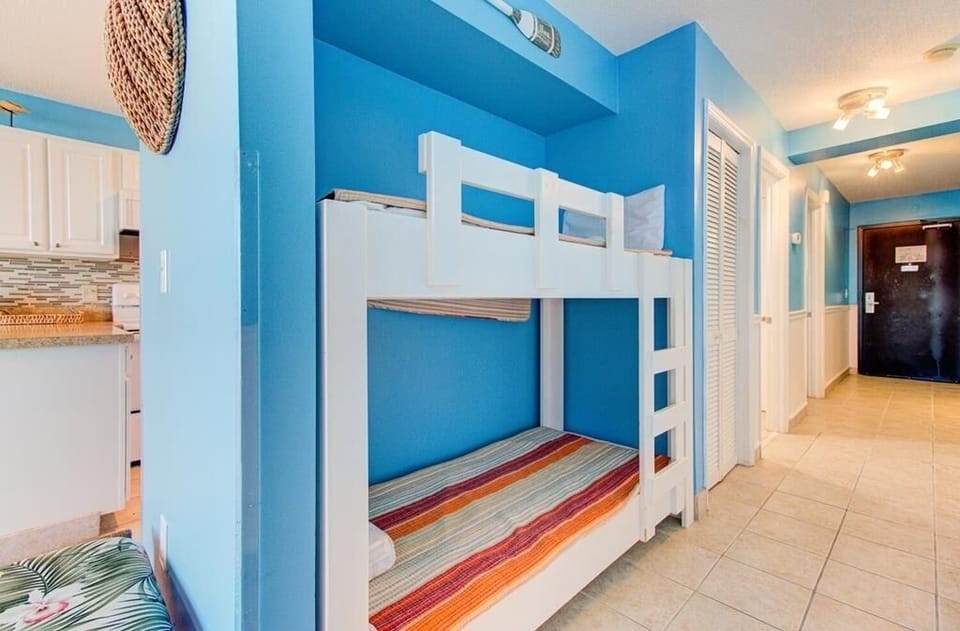 Atlantic Towers 305-large-017-045-Hall Bunks-1500x986-72dpi