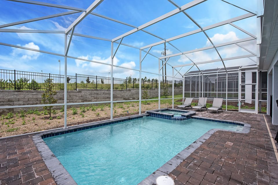 Private Heated Pool & Spa
