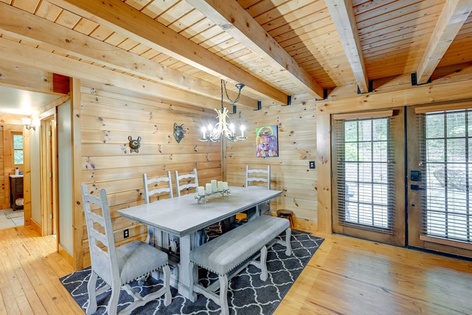 Dining Area | Dishware/Flatware | Trash Bags/Paper Towels