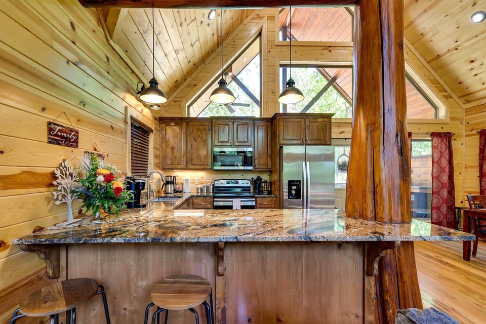 Kitchen | Dishware & Flatware | Keurig | Toaster | Blender
