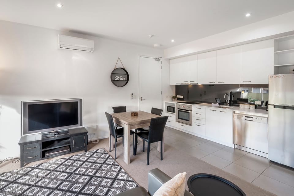 3 CLARENCE ST BELLERIVE AIRBNB RETREATS TASMANIA MAY 2023 HIGH RES-5