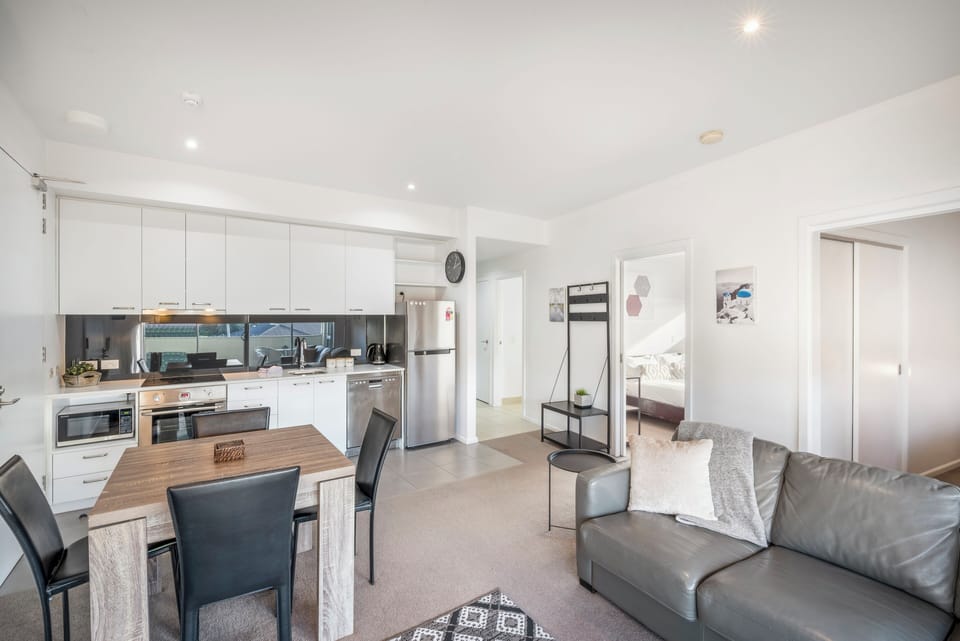 3 CLARENCE ST BELLERIVE AIRBNB RETREATS TASMANIA MAY 2023 HIGH RES-3