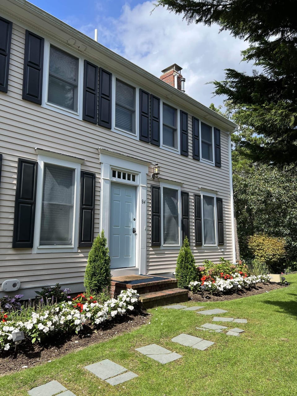 Front yard and front entrance to house