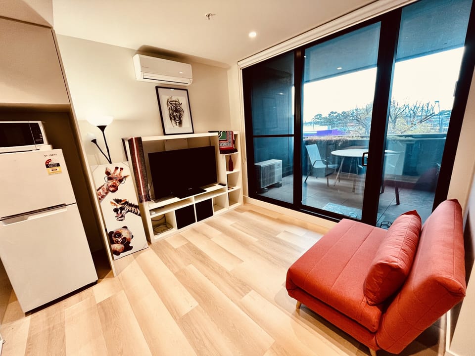 Living room with balcony 